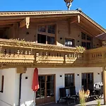Hochalmbahnen 16w2, Bergminze, Nahe Gondel Daire Rauris
